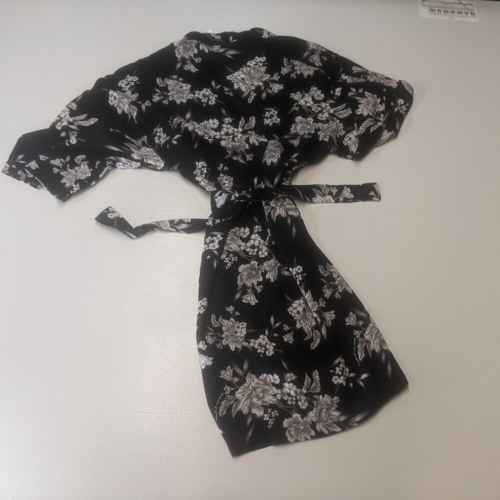 Spiritual Gangster *One Size Maya Kimono in Black Floral - Picture 16 of 16